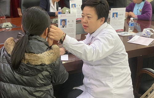 迎冬送暖——色情片
平阳部开展冬季专家义诊活动