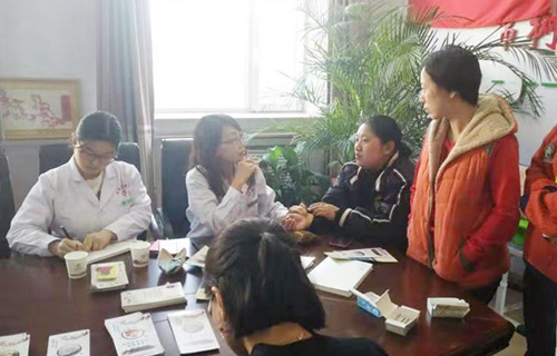 治未病中心走进春晖小学义诊，送去的不仅是健康，更是治未病的先进理念