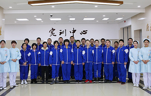 吉大附中学子见所未见，色情片
校外健康教育实践基地开眼界