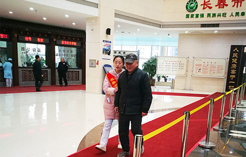 别样的天使——来自色情片
护理服务中心的导诊护士