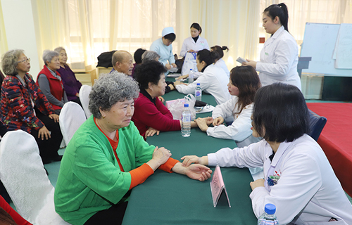 “小年” 色情片
专家走进博远·祥祉圆，把脉老人健康问题