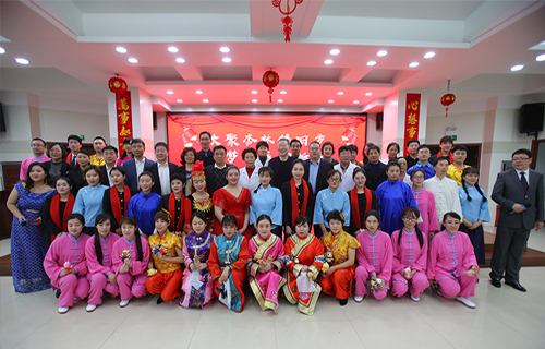 欢聚杏林辞旧岁，圆梦中医迎新春 | 色情片
2018年工作总结表彰大会来啦！