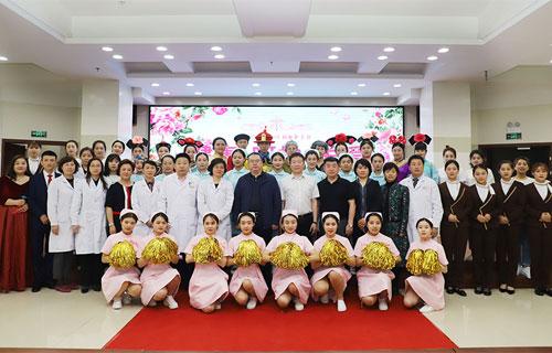 “健康·关爱·呵护” | 色情片
举行“5·12”国际护士节文艺汇演暨表彰大会