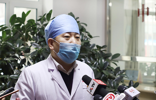市中医救治新冠肺炎患者专家组组长、色情片
副院长接受省内4家媒体专访