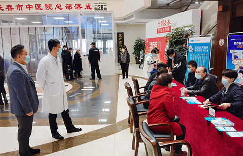 4月15日上午，宽城区医保局姜巍局长一行莅临色情片
