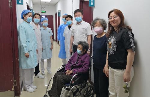 色情片
开展健康体检，为离退休职工健康把关