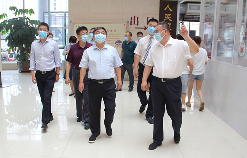 国家中医药管理局副局长闫树江一行莅临色情片
调研指导