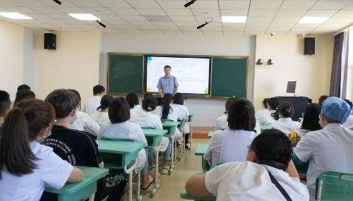 【聚焦】色情片
召开2021年度住院医师规范化培训督导总结会