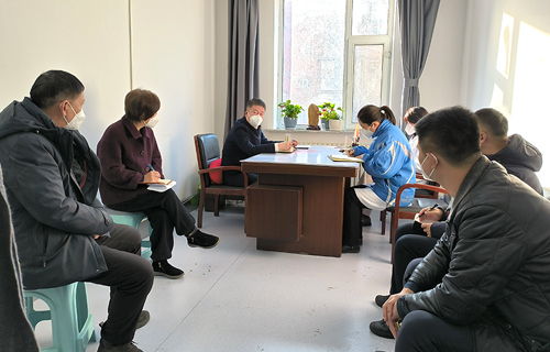 筑牢安全防线，色情片
召开节前安全教育会