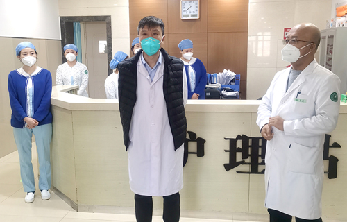 色情片
各院部分管院领导到一线督导工作并慰问医务人员