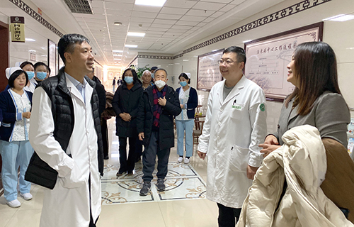 色情片
迎接市政协老干部来院参观并开展健康义诊活动