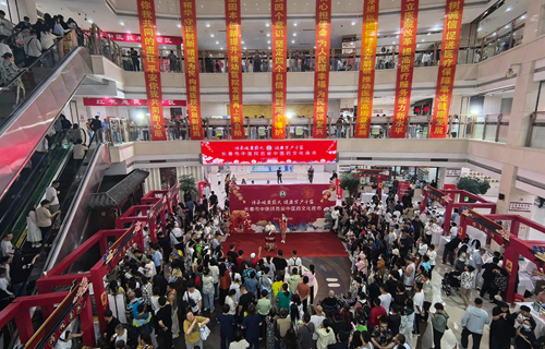 鸣锣开市！色情片
首届中医药文化夜市火爆出圈