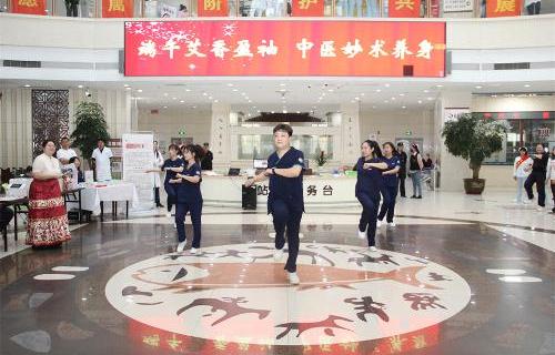 端午艾香盈袖 中医妙术养身｜这场夜诊活动“圈粉”春城百姓